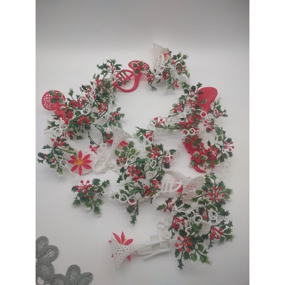 Vintage MCM 1960s Plastic Christmas 8 ft Garland Musical Instruments Holly Berry - Picture 2 of 15